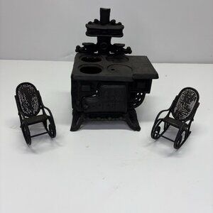 VTG Queen Black Cast Iron Miniature Stove W/ Accessories Salesman Sample/Toy Lot